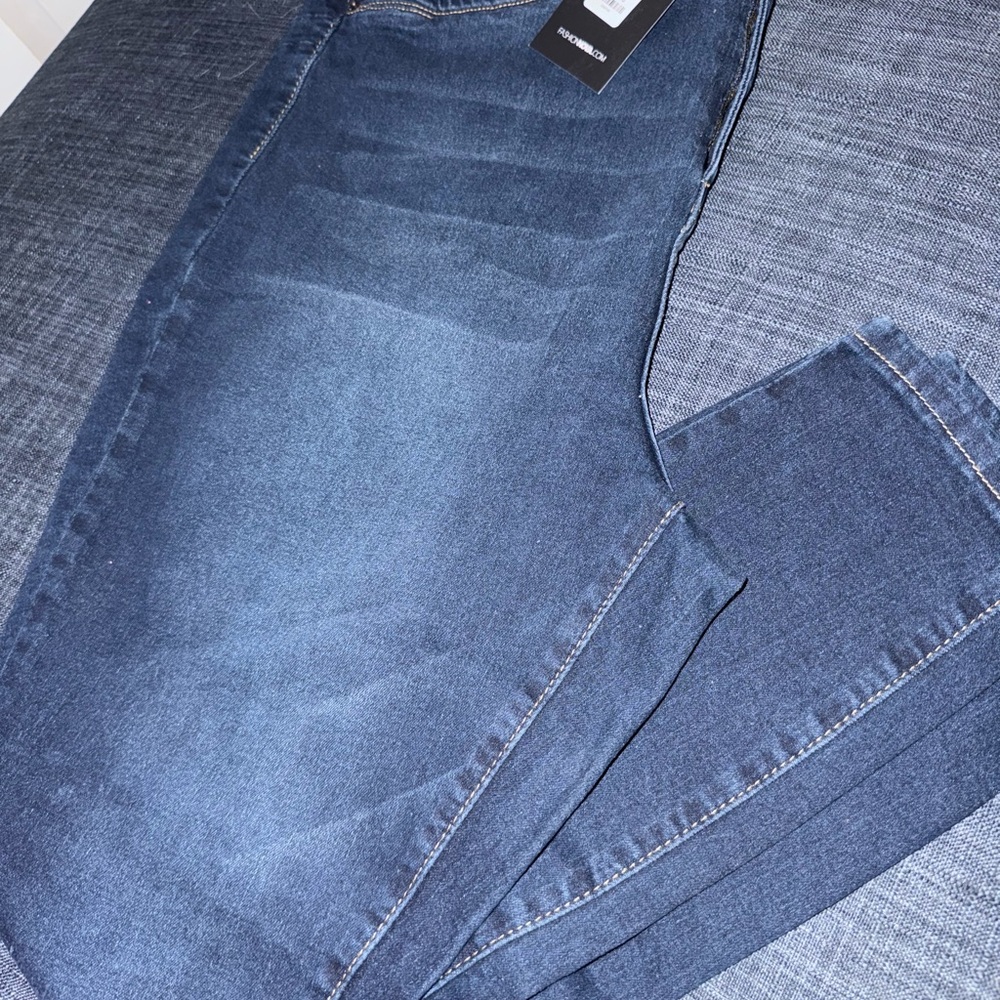 Women’s plus size dark denim booty jeans